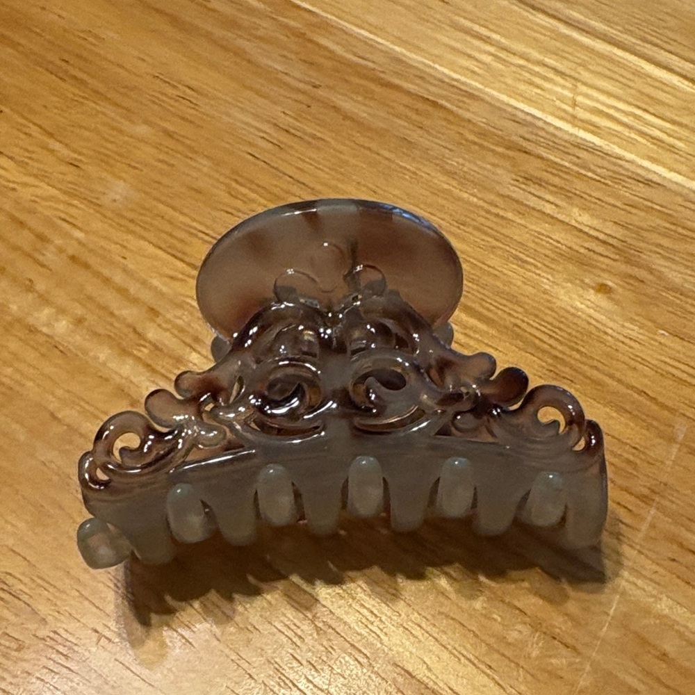 Ornate Swirl Acrylic Hair Claw Clip in Smoky Brown